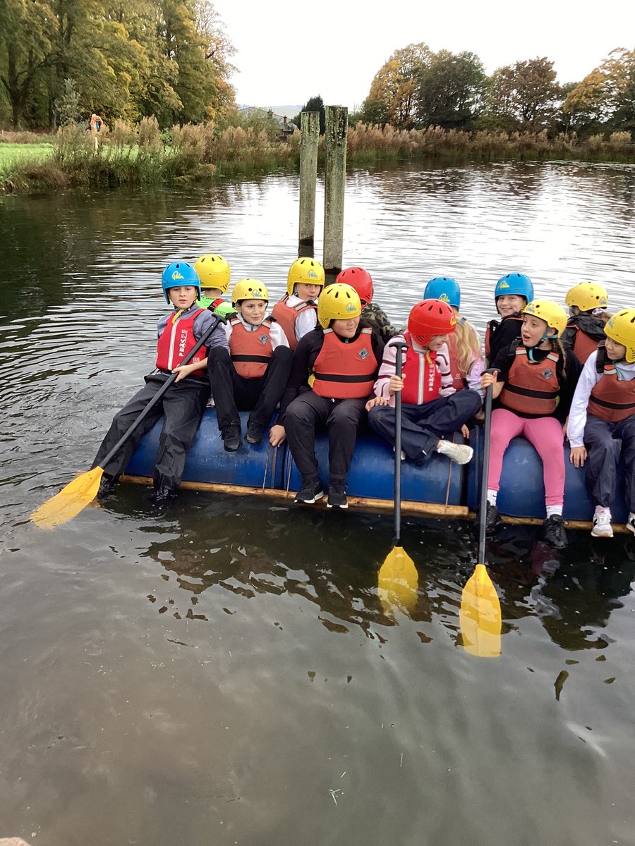 HorwichParishCE's tweet image. Group 10 first activity a dip in the lake. Team work, raft building. #Lockerbie #hpy6