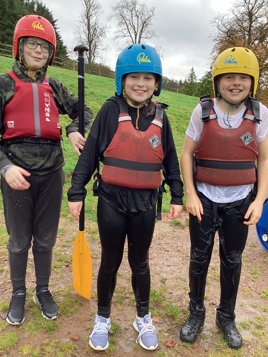 HorwichParishCE's tweet image. Group 10 first activity a dip in the lake. Team work, raft building. #Lockerbie #hpy6
