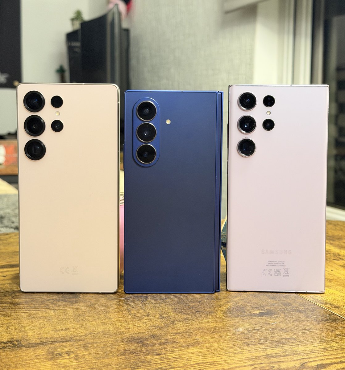 AnxiousHolly's tweet image. What was your first Samsung phone?