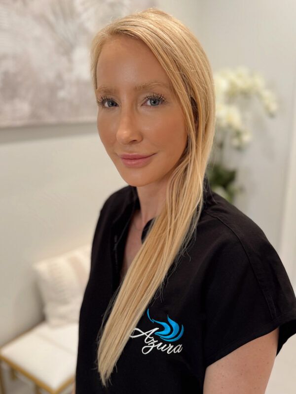 ✨ Meet the Team Tuesday: Lindsay, NP ✨
Board-Certified Adult Nurse Practitioner with 10+ years in dermatology and aesthetics. Expert in injectables, energy-based treatments, and skin concerns like rosacea, acne, and pigmentation. 💉💙

Learn more at buff.ly/qt682pg.
