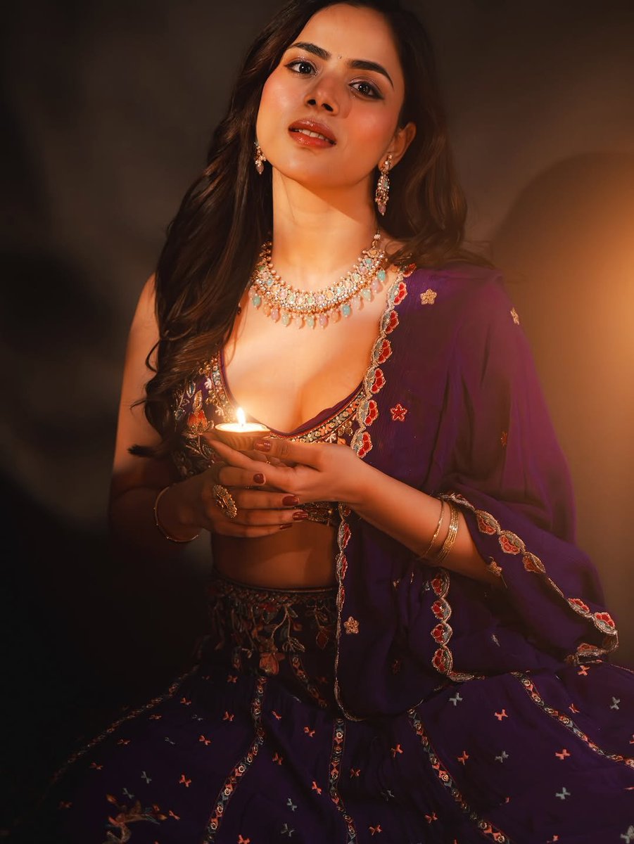 _NikiVibes's tweet photo. Kriti Garg 🤩

#KritiGarg https://t.co/hdWMxOWUB4