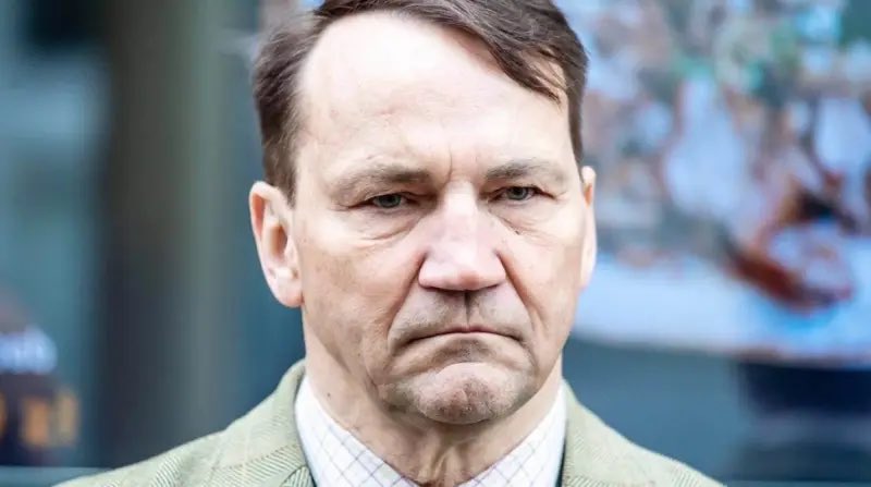 🇵🇱🇷🇺 Poland threatens to force Putin's plane to land if it enters Polish airspace en route to Trump summit in Hungary

Polish Foreign Minister Sikorski added that after grounding, Putin could face escort to The Hague

Too much barking for a country that's scared of drones…