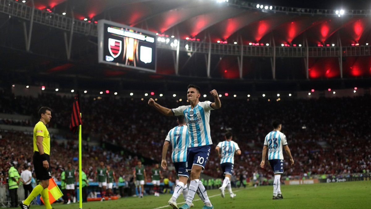 GuidooGarcia_'s tweet photo. Porque somos de Racing 
Porque tenemos huevos
Porque vamos al frente
No llevamos los fierros https://t.co/x6rsje6K4e