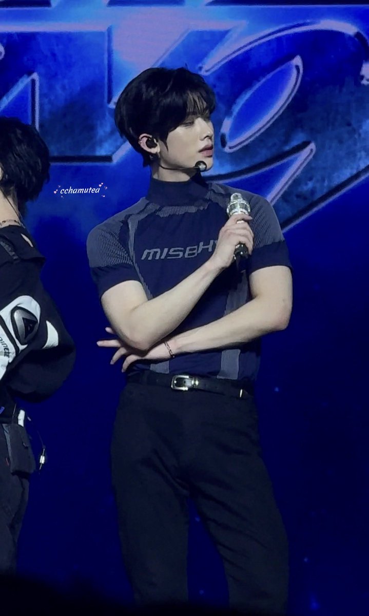 EB0YRICKY's tweet image. the power of these photo holds