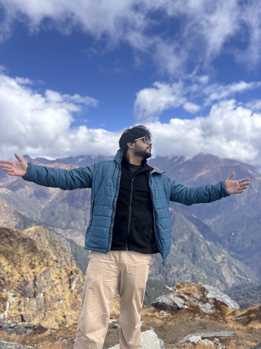 ManWithCodes's tweet image. Happy diwali mitro