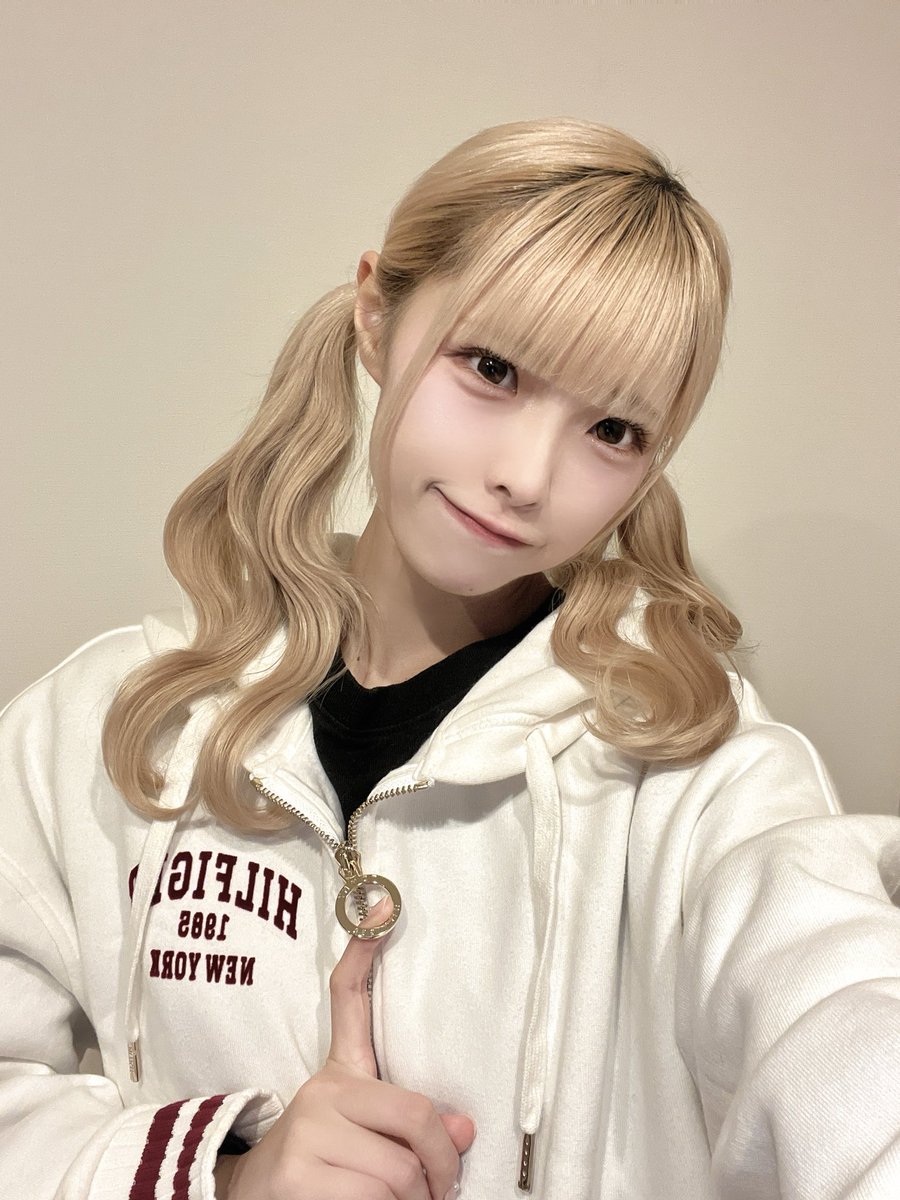 水瀬ゆりな (@yuri180_) / Posts / X