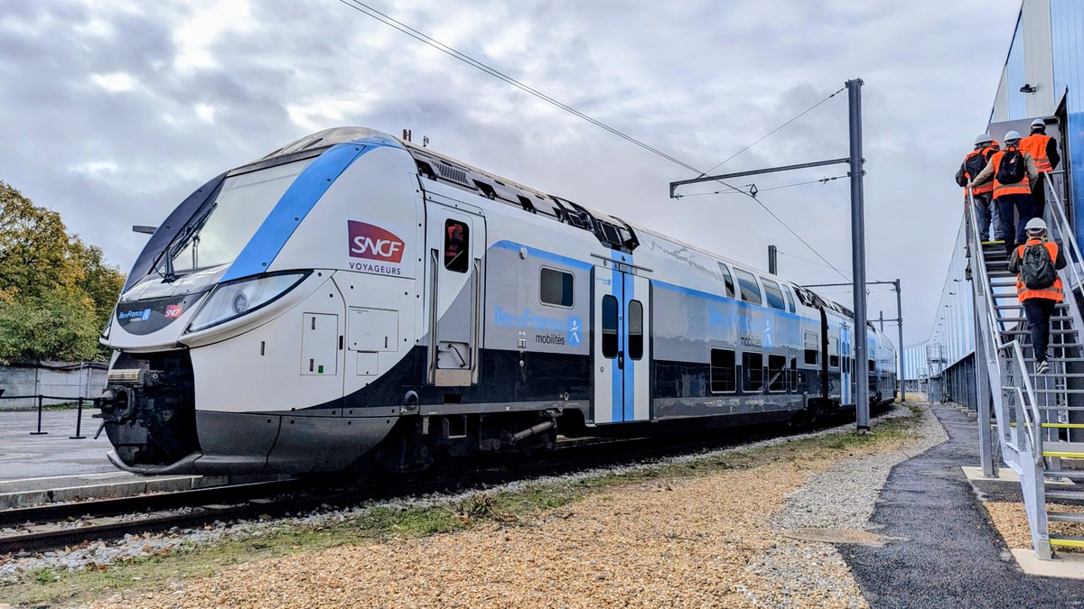 IDFmobilites's tweet image. 🚆 @lignesNetU_SNCF : garage, maintenance, nettoyage… Nous inaugurons aujourd’hui les nouvelles installations du technicentre de Trappes-Montrouge pour ➕ de régularité et de confort sur les rames #Regio2N de la ligne N exploitée par @Actu_Transilien

👉 Ce projet sous maîtrise…