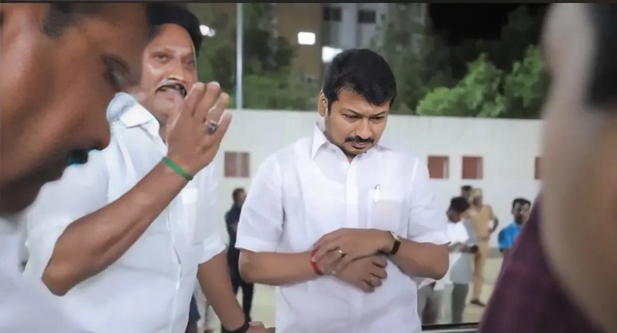 படிச்சு படிச்சு சொன்னேன், போதையில் நைட் பத்து மணிக்கு மேல இன்ஸ்ட்டா பக்கம் போகாத போகாதன்னு... சொன்னேன்ன கேக்கலீயே...😭😭