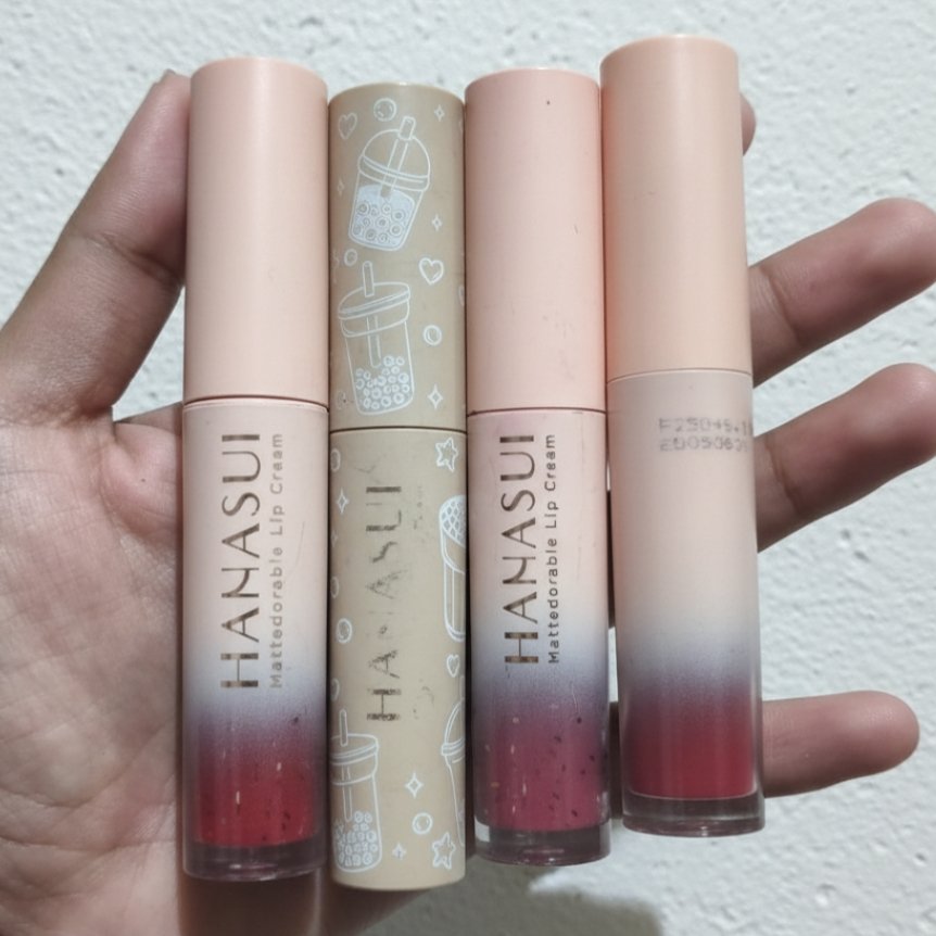 Merk &amp; shade-nya sama tapi harus punya lebih dari satu (dijadiin stok wkwk)