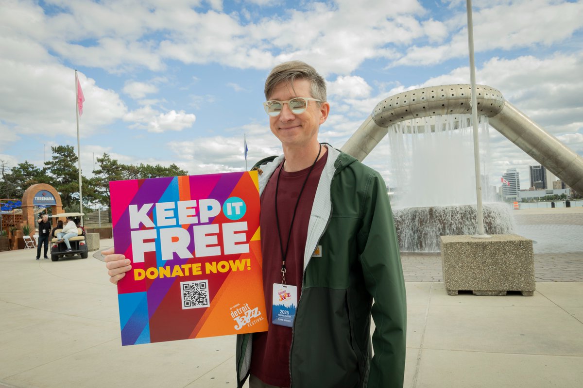 detroitjazzfest's tweet image. Say hi to Clark Warner, our director of operations, on Day 1 of the 2025 Detroit Jazz Festival, when we kicked off our #KeepitFree campaign. Help the world&apos;s largest FREE jazz festival...free. Donate ANY amount and thank you very much! Go here: bit.ly/4fXGHDi #jazzmusic