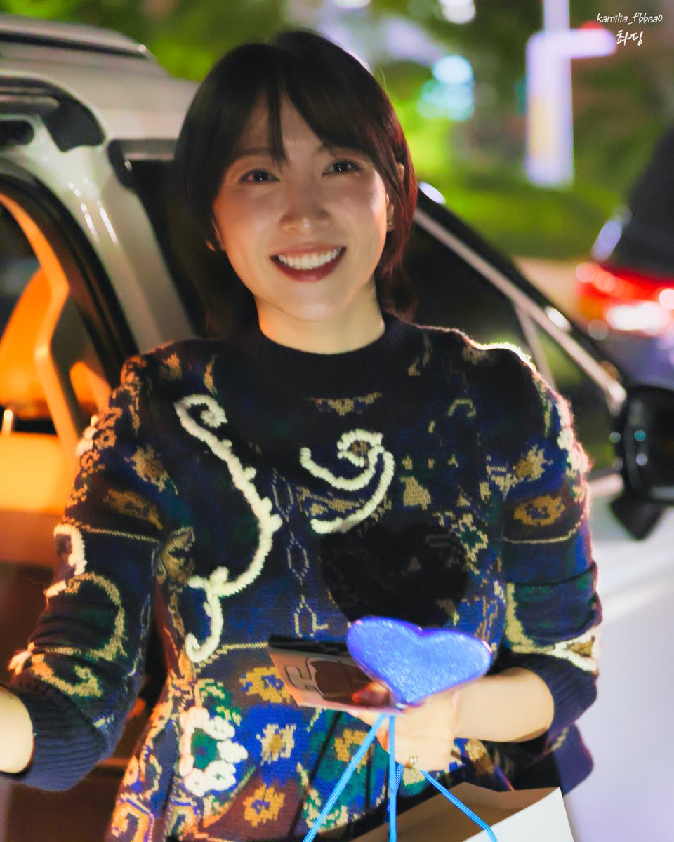 251020 퍼스트라이드 쇼케이스 강지영 퇴근길
만날 일 많이 남아서 너무 좋당☺️

#강지영 #jiyoung #ジヨン #知英 #카라 #kara 
#응답하라강지영 #퍼스트라이드