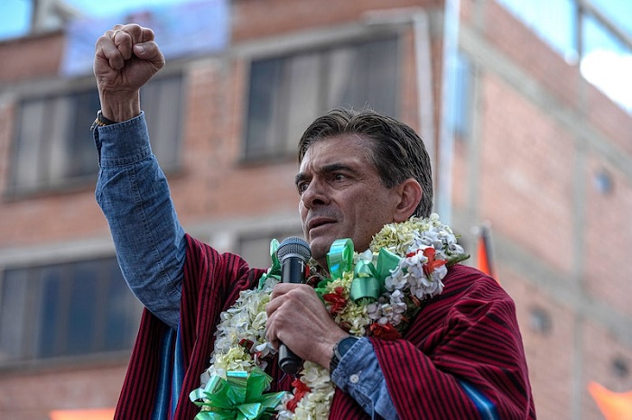 Bolivia eligió un presidente de derecha que promete «un capitalismo para todos» 
<a href="/CecilioPane/">Cecilio</a> <a href="/MundoEConflicto/">Mundo en Conflicto 🌎</a>
<a href="/ErnestoJMigone/">Ernesto Migone</a> <a href="/EmboliviArg/">Emboliviargentina</a> <a href="/MRE_Bolivia/">Cancillería de Bolivia 🇧🇴</a>
<a href="/Rodrigo_PazP/">Rodrigo Paz Pereira</a> <a href="/evoespueblo/">Evo Morales Ayma</a> @comunicacionbo
<a href="/JORNADA/">LJA</a> <a href="/rucassa/">Rubén Andrés Cassano</a> <a href="/parga_tito28914/">Tito Parga</a>
infoydata.com/bolivia-eligio…