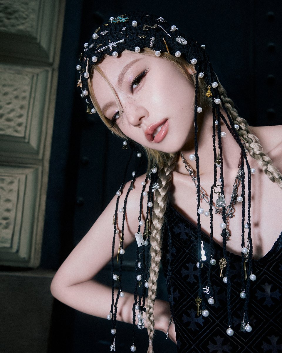ITZYofficial's tweet image. ITZY &lt;TUNNEL VISION&gt; CONCEPT PHOTO #2
#YEJI #예지
ITZY 'TUNNEL VISION'
ITZY.lnk.to/TUNNELVISION
💿 ALBUM RELEASE
2025.11.10 MON 6PM (KST) | 4AM (ET)
#ITZY #MIDZY @ITZYofficial
#ITZYComeback
#ITZY_TUNNELVISION
#ITZY_TNVS