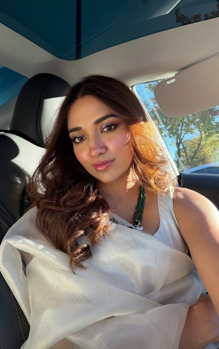 mylove_jiyyya's tweet image. Pretty little Babyyy 🤍🥹
She is not in mumbai , she is somewhere out of India again !
#JiyaShankar #JiyaKiJanta