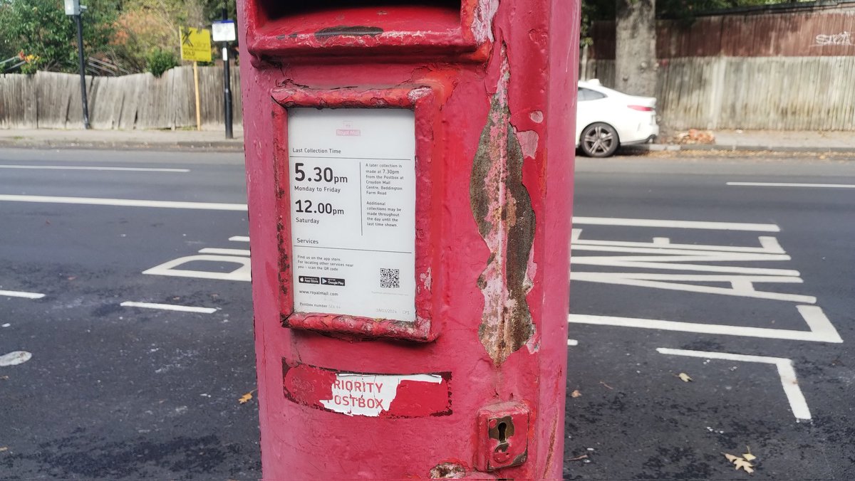 Dear <a href="/RoyalMailHelp/">Royal Mail Help</a> <a href="/RoyalMail/">Royal Mail</a>. I think it's fair to say you have done absolutely nothing here. Not very Royal is it? #bellingham