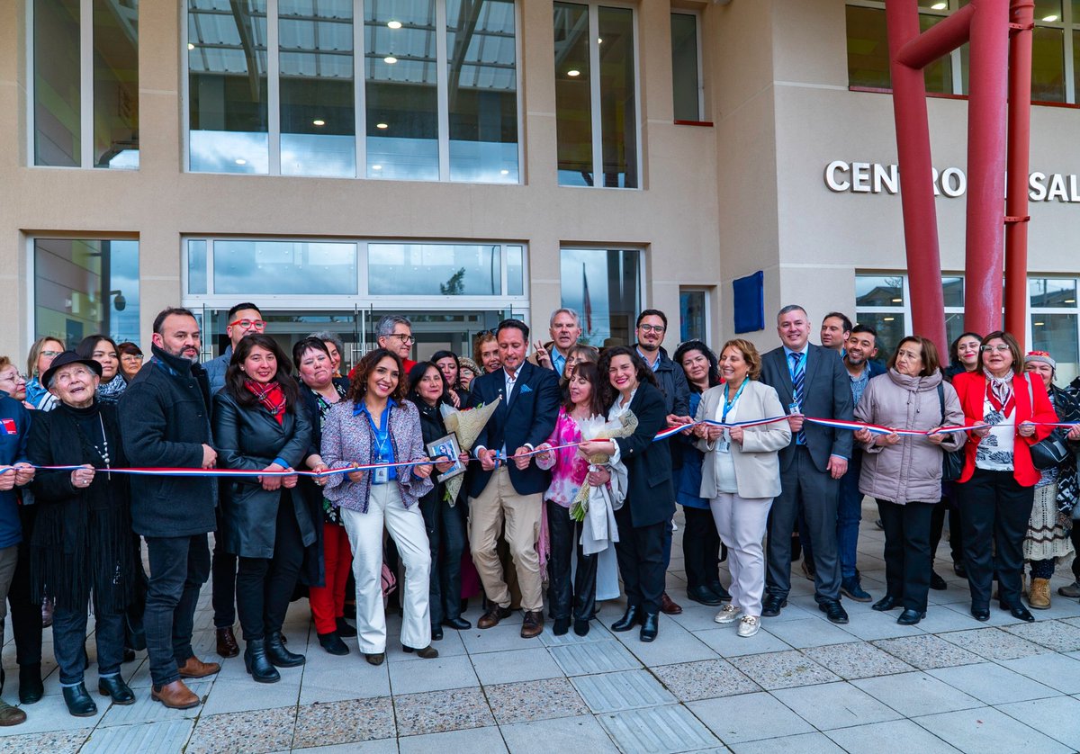 ¡Seguimos cumpliendo con hechos concretos! 

En #PuertoMontt, la Delegada Paulina Muñoz junto a <a href="/SSDelReloncavi/">SSDelReloncavi</a>, <a href="/munipuertomontt/">Mun. Puerto Montt</a> y autoridades inauguraron el  Centro de Salud Familiar Alerce, una obra que permitirá entregar atención digna y de calidad a 30 mil vecinas y vecinos.