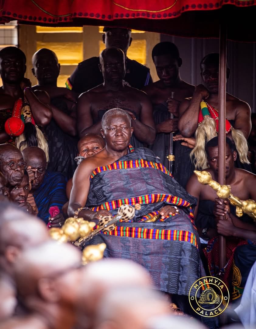 ManhyiaPalace's tweet photo. 𝐊𝐧𝐨𝐰 𝐲𝐨𝐮𝐫 𝐂𝐡𝐢𝐞𝐟𝐬! 

Meet Asantehene Akyeame who were present at yesterday's Kumasi Traditional Council meeting.

✔️ Otumfuo Kyeame Nkwantanan

✔️ Otumfuo Kyeame Kwame Owusu Banahene 

✔️ Otumfuo Kyeame Antwi Boasiako 

Thread 1/2

#manhyiapalace https://t.co/eWvNh8WFNB