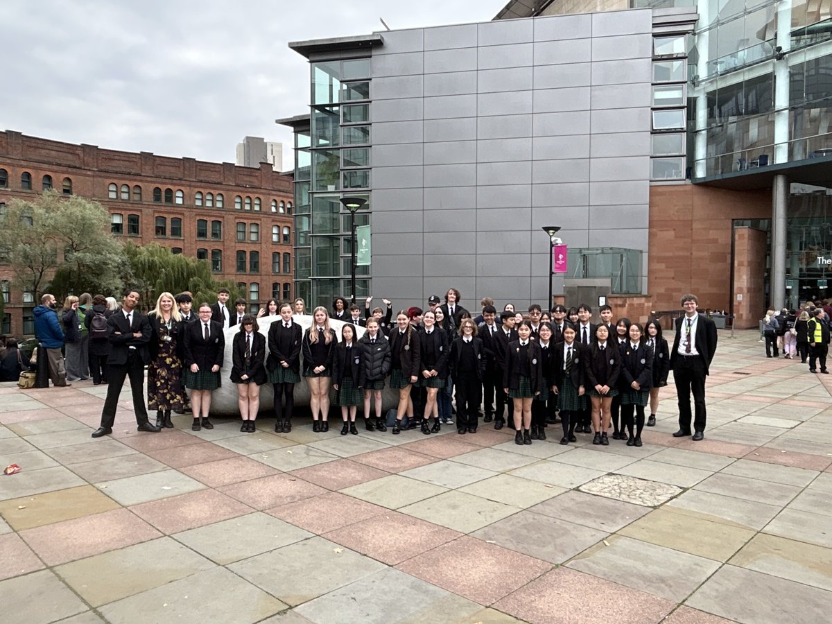 A truly inspiring afternoon at Bridgewater Hall! 🎶 Students from all year groups enjoyed the Halle Orchestra performing Music Through the Ages – from Baroque to Modern, with a touch of Sondheim too. 🌟 #GreatSankeyHighSchool #HalleOrchestra #LiveMusic
