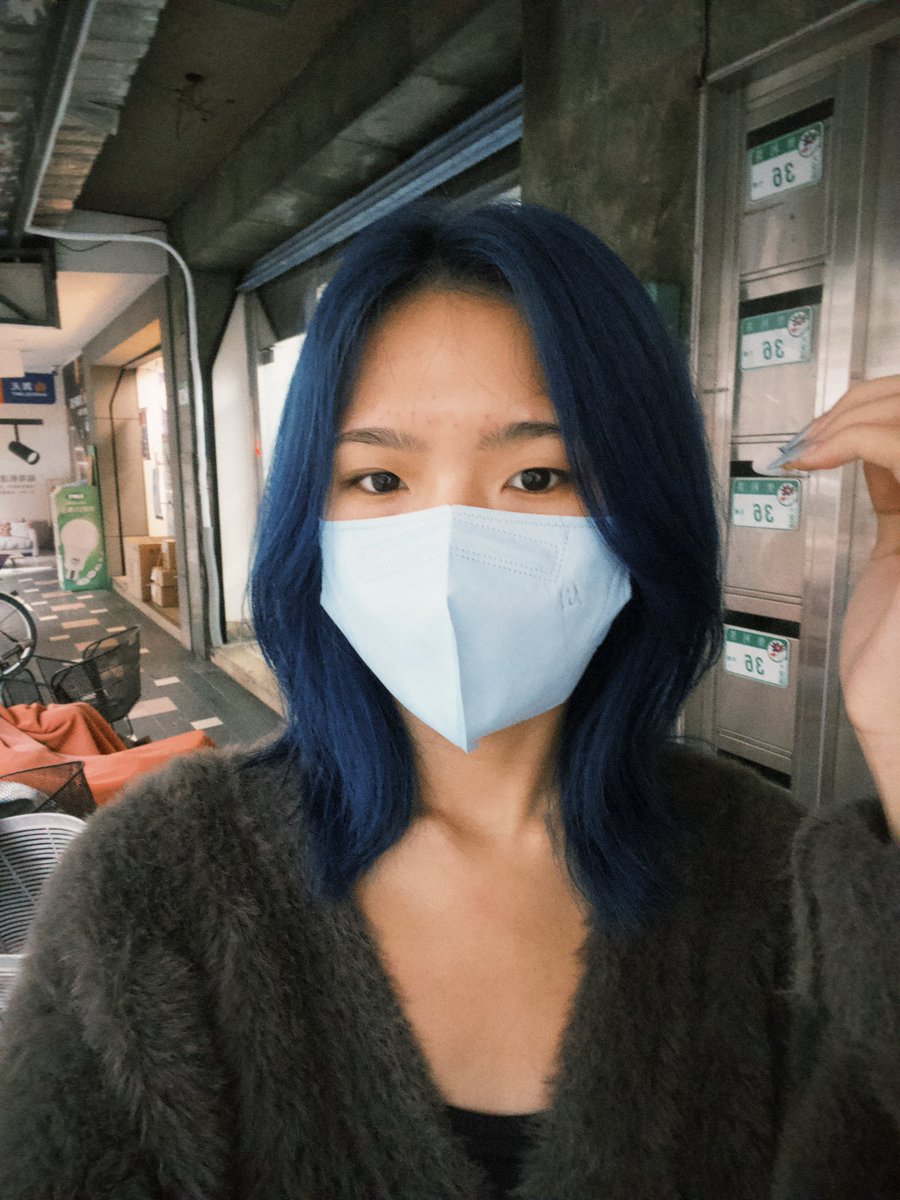 今日份大小眼

真的很羨慕髮型師的手都可以夾出這種弧度 https://t.co/ltIJxMJE2e