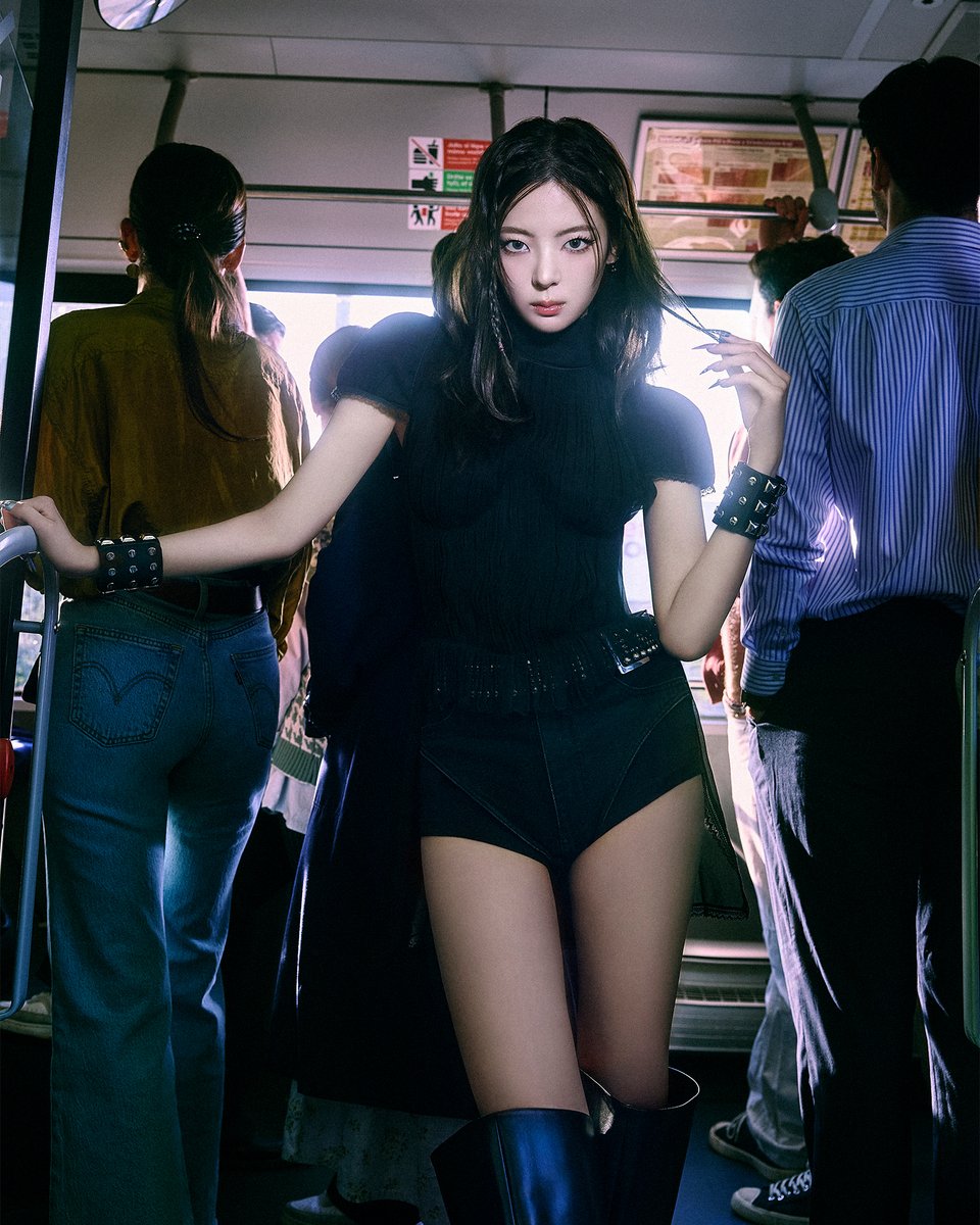 ITZYofficial's tweet image. ITZY &lt;TUNNEL VISION&gt; CONCEPT PHOTO #2
#LIA #리아
ITZY 'TUNNEL VISION'
ITZY.lnk.to/TUNNELVISION
💿 ALBUM RELEASE
2025.11.10 MON 6PM (KST) | 4AM (ET)
#ITZY #MIDZY @ITZYofficial
#ITZYComeback
#ITZY_TUNNELVISION
#ITZY_TNVS