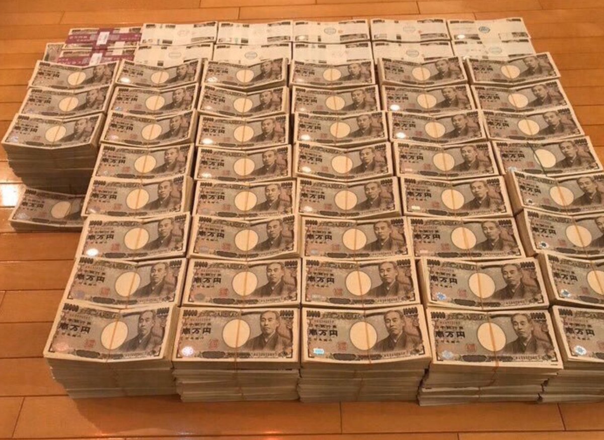 口座の残高に10万すらないよって人いますか？

なんかちょっと可哀想に思えて、、、

150万あったら今月は助かりますか？