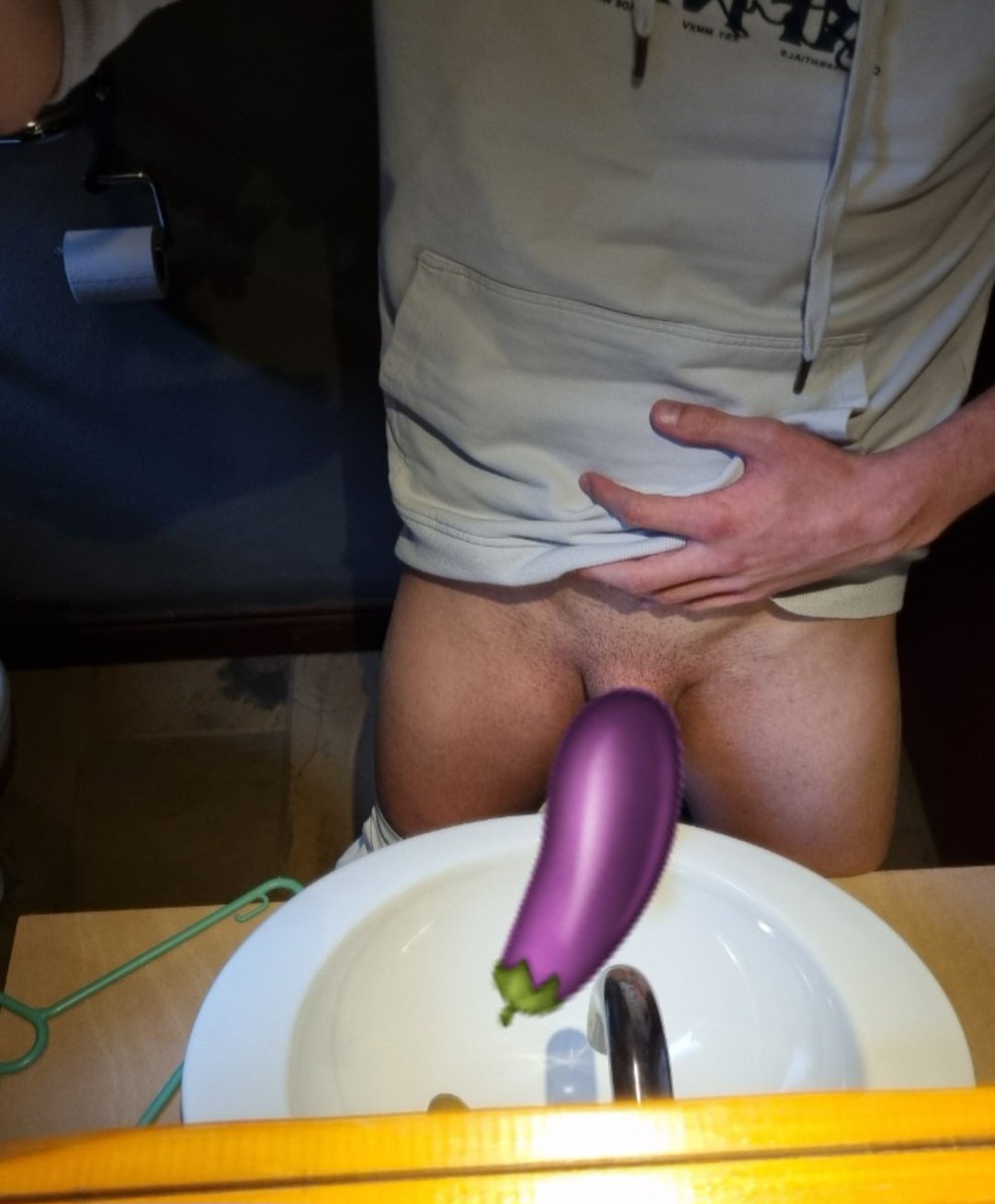 Bathroom quickies💦

More on onlyfans.com/aidanhernadez69 👅

#hung #blessed #bigdick #bigcock #shaved #teaser