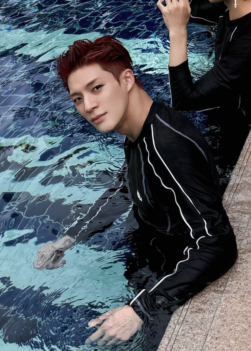 ก่อนนอนคืนนี้ช่วยส่งข้อความห่างเพียงนิดใจอย่าวู่วาม