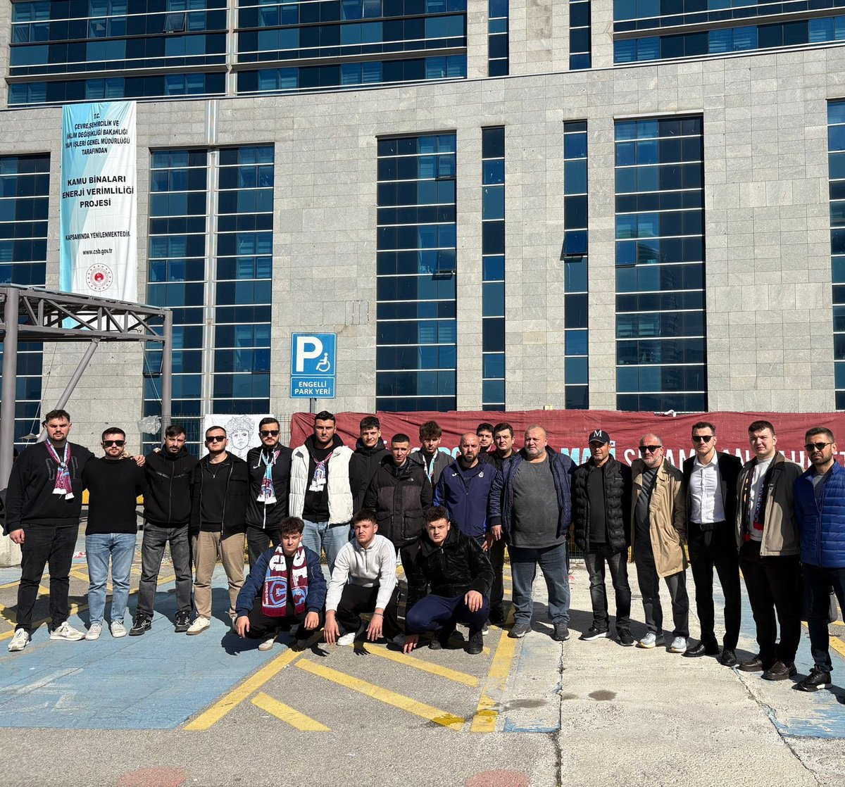 Bugün kardeşlerimizle birlikte Mattia Ahmet Minguzzi davasını yerinde takip ettik. Sürecin başından bu yana ailemizin yanında olduk, bundan sonra da olmaya devam edeceğiz.