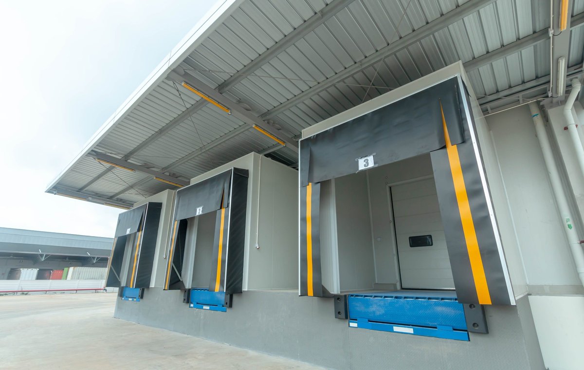 AZoCleantech's tweet image. Can energy-efficient cold storage really cut both costs and emissions? Discover how smart controls, advanced insulation, and solar solutions are redefining the industry. #SustainableTech #ColdStorage azocleantech.com/article.aspx?A…