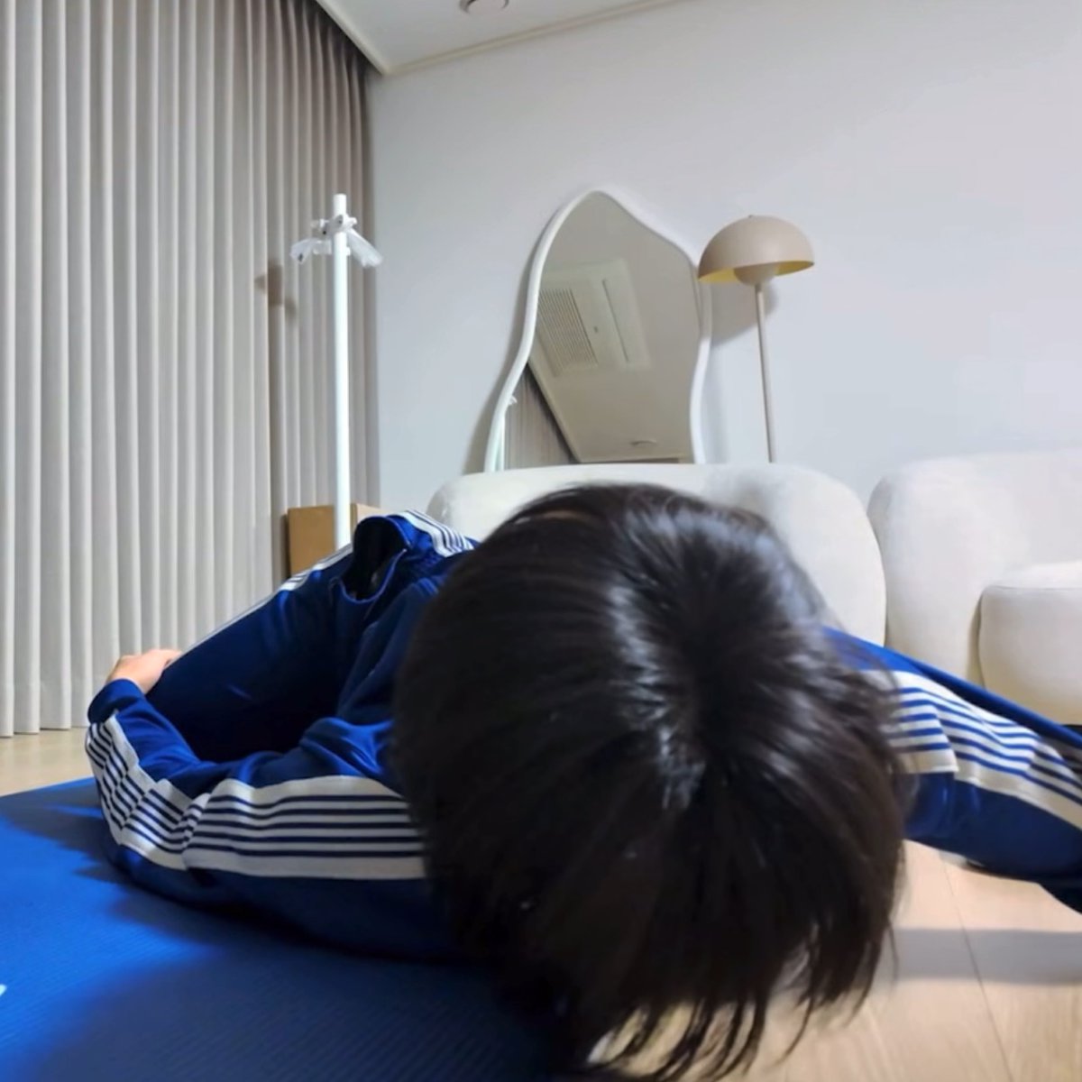 4gazzi's tweet image. 생각보다 본격적인 스트레칭