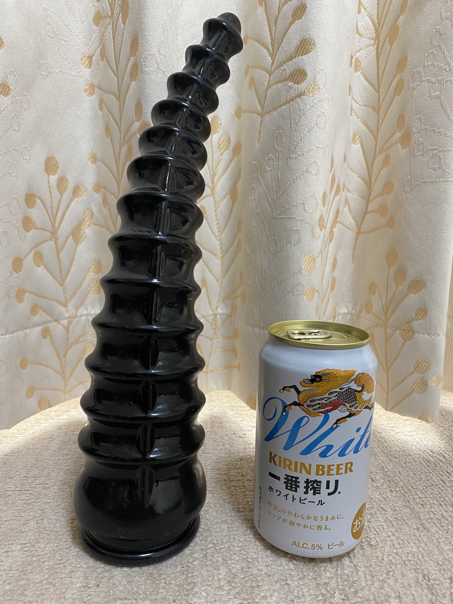 ディルド届きましたー！

明日のつもりが、興奮して投稿しちゃいました笑
触った感じ柔らかくて入れやすそう！
そして、でかい！！
S字結腸まで犯されそう❤️
# tariss #アナル