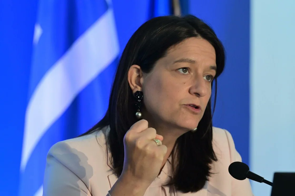 Κεραμέως: Αν είχε ψηφιστεί πράγματι 13ωρο, από σήμερα όλες οι συμβάσεις εργασίας θα έπρεπε να είχαν μετατραπεί σε 13ωρες -  libre.gr/2025/10/21/ker…