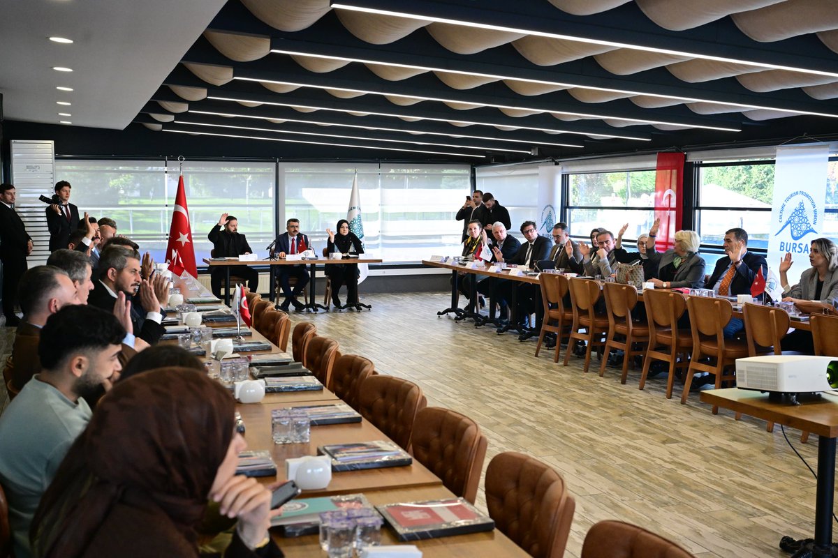 Başkanlığını yürüttüğüm Bursa Kültür Turizm ve Tanıtma Birliği Meclis Toplantımızı gerçekleştirdik.

Her köşesi ayrı bir tarih ve medeniyet hikayesi barındıran şehrimizi, hem ülkemizde hem de dünyada en iyi şekilde tanıtmak için çalışmaya devam edeceğiz. Çünkü Bursa, sadece