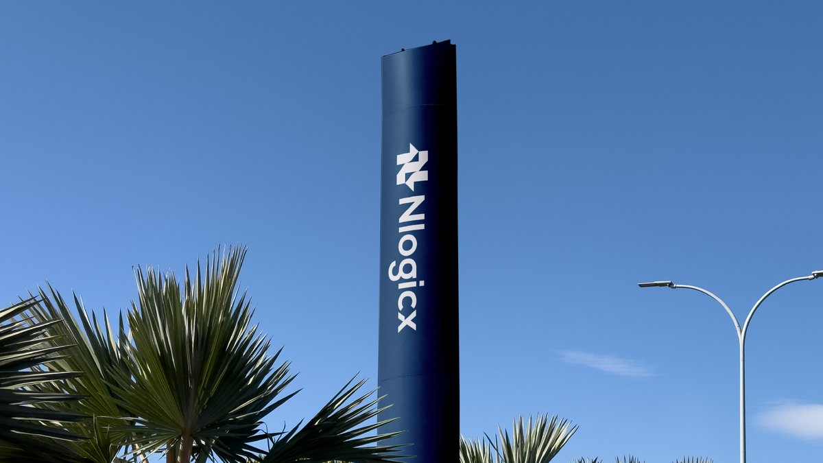 dzineloop's tweet image. I always challenge myself to deliver the best possible solution for my clients