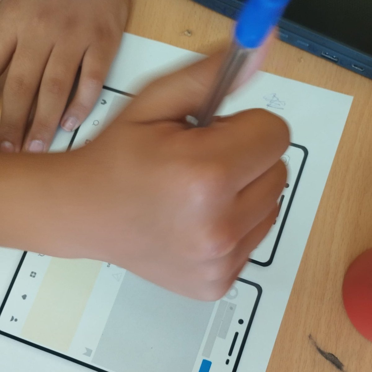 sbdsalut's tweet image. Aquest any el #ServeiComunitari sobre "Bon ús de pantalles" promet!

❤️ L'alumnat del #RibotiSerra segur que generarà propostes interessants per a la seva comunitat 🙌 

#SAIDP