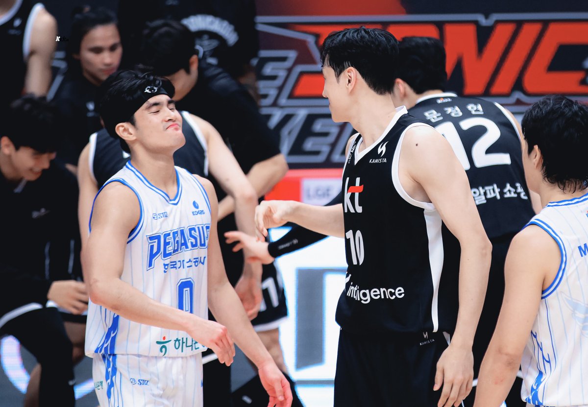 Kickit59's tweet image. 벨란겔과 고니 진짜 귀여운거 보실분

#문성곤 #KT소닉붐