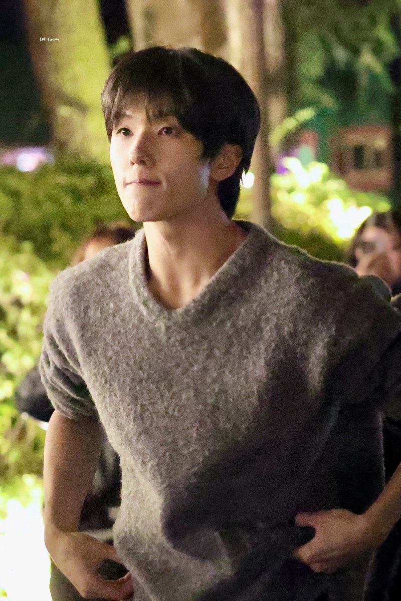hhuUuJS's tweet photo. 나는옛날에도어남택이엇는데 
그냥그랫다고 https://t.co/GzY5V7cshN