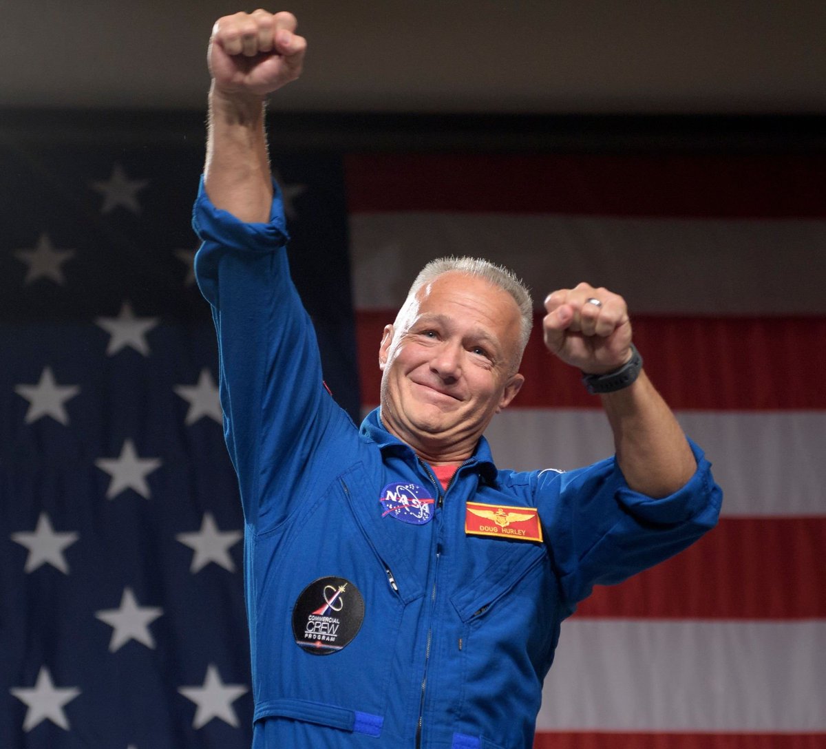 Astro_Cady's tweet image. 🥳🎂Please join me in extending warm birthday wishes to @Astro_Doug - who piloted the final #SpaceShuttle mission, #STS135, and commanded the first crewed flight aboard @SpaceX #CrewDragon! Here's to many more amazing orbits! 💫