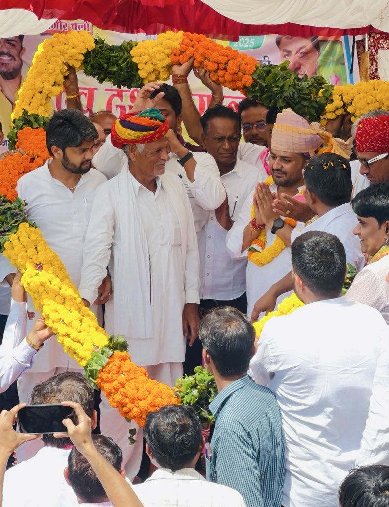 chandusainishp's tweet image. आग़ाज़..हो चुका एक रण के लिए 🔥💪💪
युवाओं, अब समय आ गया है कि तुम अपने अधिकारों के लिए उठो और अपने भविष्य को सुरक्षित करो। तुम्हारे पास शक्ति है, तुम्हारे पास जोश है, और तुम्हारे पास जुनून है। अपने अधिकारों के लिए लड़ने के लिए तैयार हो जाओ!
अपने अधिकारों को जानना तुम्हारा पहला…