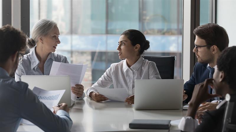 IndiaBriefing's tweet image. Understanding #IndiaConsumer landscape means respecting culture. From regional food tastes to festival-linked spending and collective buying habits, success depends on #LocalInsight and #Sensitivity. Adapt products and marketing to fit.

Learn more ⤵️
ow.ly/sIQW50XeJkb