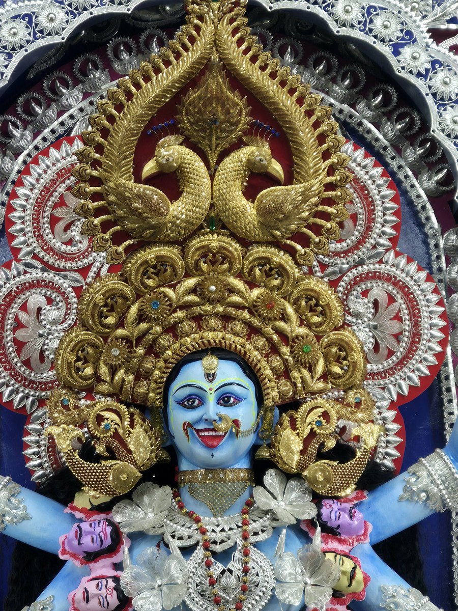 SOUL_STOPPER's tweet image. Shyama🌺

LOCATION -  RANIHAT ( MARKET OF THE QUEEN), CUTTACK 

CUTTACK IS FAMOUS FOR IT&apos;S SPECIAL GOLD AND SILVER FILIGREE WORKS ON IT&apos;S MEDHAS( BACKDROPS)