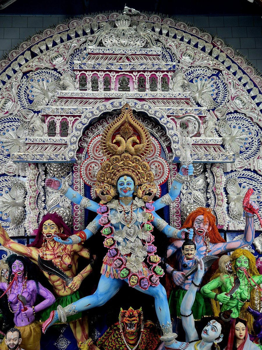 SOUL_STOPPER's tweet image. Shyama🌺

LOCATION -  RANIHAT ( MARKET OF THE QUEEN), CUTTACK 

CUTTACK IS FAMOUS FOR IT&apos;S SPECIAL GOLD AND SILVER FILIGREE WORKS ON IT&apos;S MEDHAS( BACKDROPS)