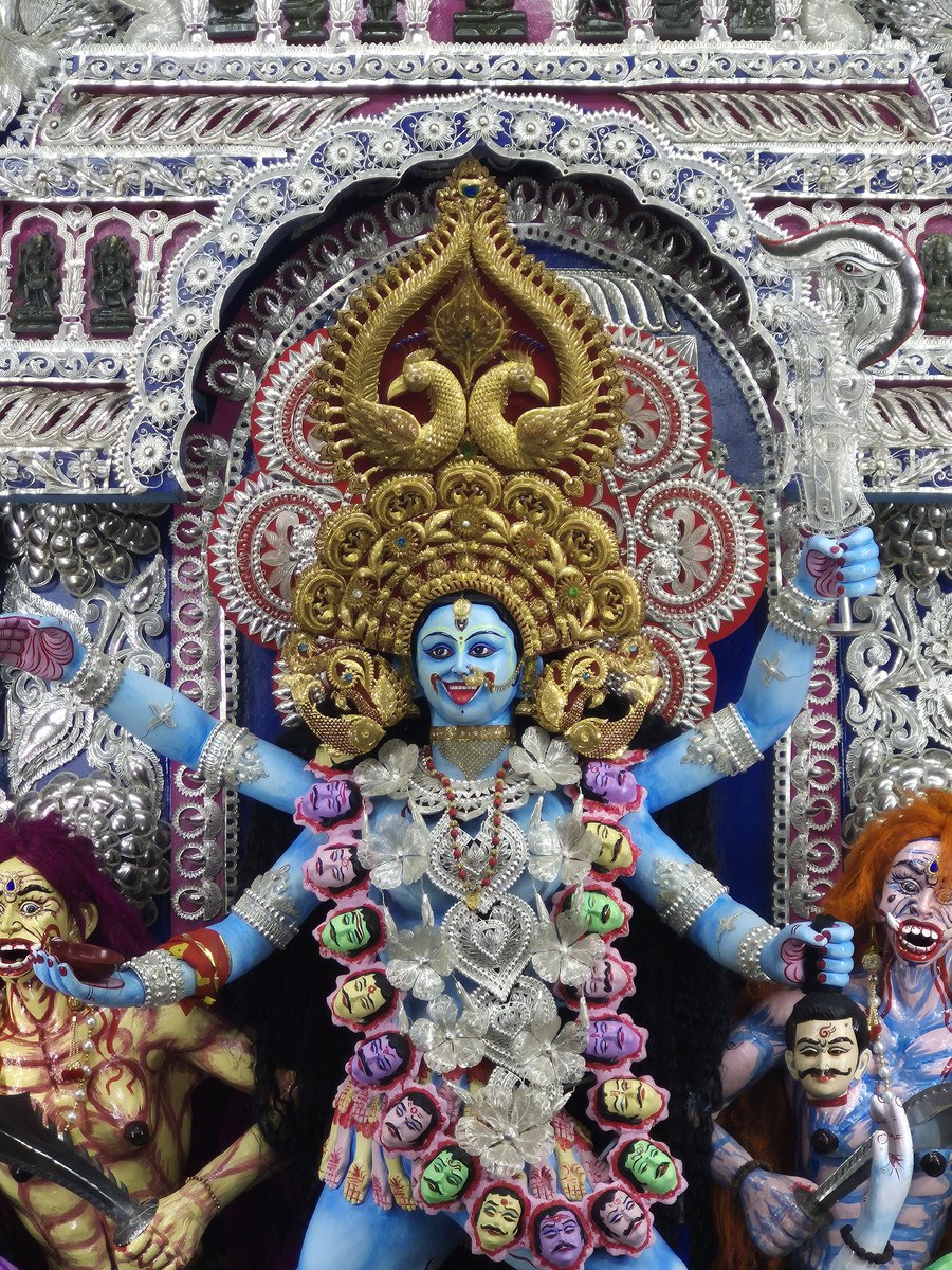 SOUL_STOPPER's tweet image. Shyama🌺

LOCATION -  RANIHAT ( MARKET OF THE QUEEN), CUTTACK 

CUTTACK IS FAMOUS FOR IT&apos;S SPECIAL GOLD AND SILVER FILIGREE WORKS ON IT&apos;S MEDHAS( BACKDROPS)