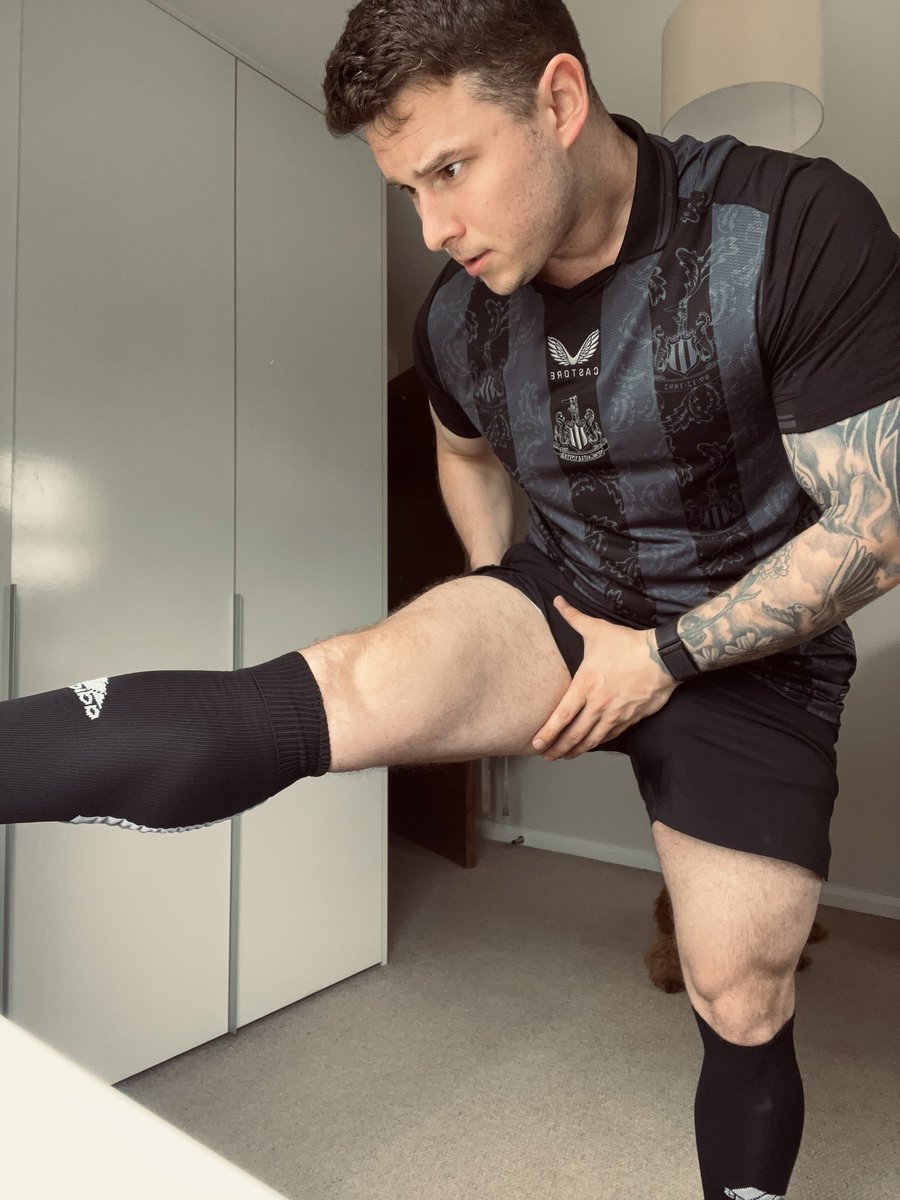 If Newcastle win tonight, I’ll take the kit off 🫢 
(Reposters only) Keep your DM’s open, my comments will let you know I’m a man of my word 😈