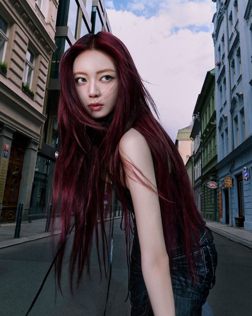 ITZYofficial's tweet image. ITZY &lt;TUNNEL VISION&gt; CONCEPT PHOTO #2
#YUNA #유나
ITZY 'TUNNEL VISION'
ITZY.lnk.to/TUNNELVISION
💿 ALBUM RELEASE
2025.11.10 MON 6PM (KST) | 4AM (ET)
#ITZY #MIDZY @ITZYofficial
#ITZYComeback
#ITZY_TUNNELVISION
#ITZY_TNVS