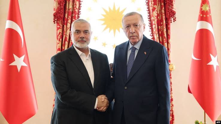 NEW 🔴

At Turkey’s request, Israel permitted 16 relatives of eliminated Hamas leader Ismail Haniyeh to exit Gaza, joining a group of Turkish nationals and other Palestinians allowed to leave the enclave.