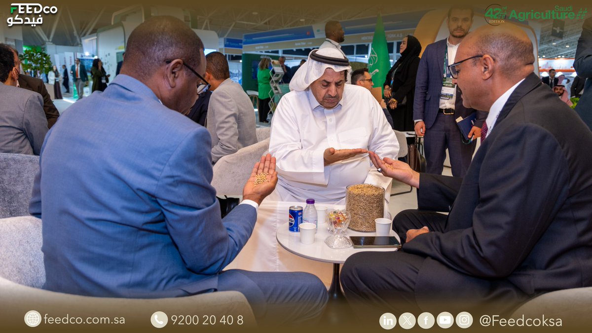 feedcoksa's tweet photo. أجواء مميزة وتفاعل رائع في منصة فيدكو بـ #المعرض_الزراعي_السعودي ⁦@SaudiAgri ⁦بدورته الـ42 

برعاية #وزارة_البيئة_والمياه_والزراعة
@MEWA_KSA
تشرفنا بالأمس بلقاء زوارنا الكرام وشركائنا في النجاح. 
ونسعد بزيارتكم في منصة فيدكو (صالة:3، المنصة:3-140) طيلة أيام المعرض حتى 23 أكتوبر 2025

#فيدكو #FEEDCO #الأمن_الغذائي #أعلاف #رؤية_السعودية_2030