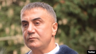 Sedat Peker: 

"Bu tür durumlar, halkın kendi adaletini sağlama içgüdüsünü tetikleyebilir."