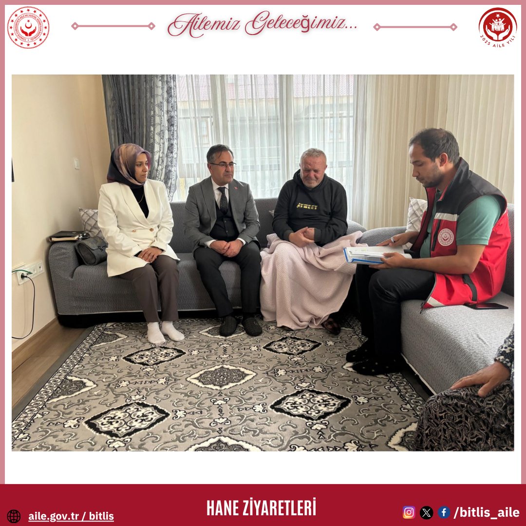 bitlis_aile's tweet image. 📌 AİLEMİZ GELECEĞİMİZ📌
2025 #AileYılı kapsamında çıktığımız bu anlamlı yolda, her ziyaret bir gönül kapısını aralıyor. 💕

📌İl Müdürümüz Vefa Akdoğan ve Bitlis SHM Kuruluş Müdür Yardımcımız Ayşegül Kaynak, Evde Bakım Hizmet Modelimizden yararlanan ailemizi evinde ziyaret…