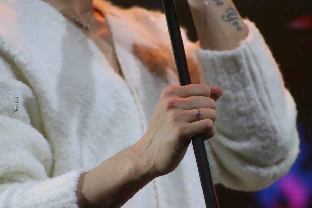 그거 아세요 ? 예찬이는 손도 미남인걸요 . 🤍
#신예찬